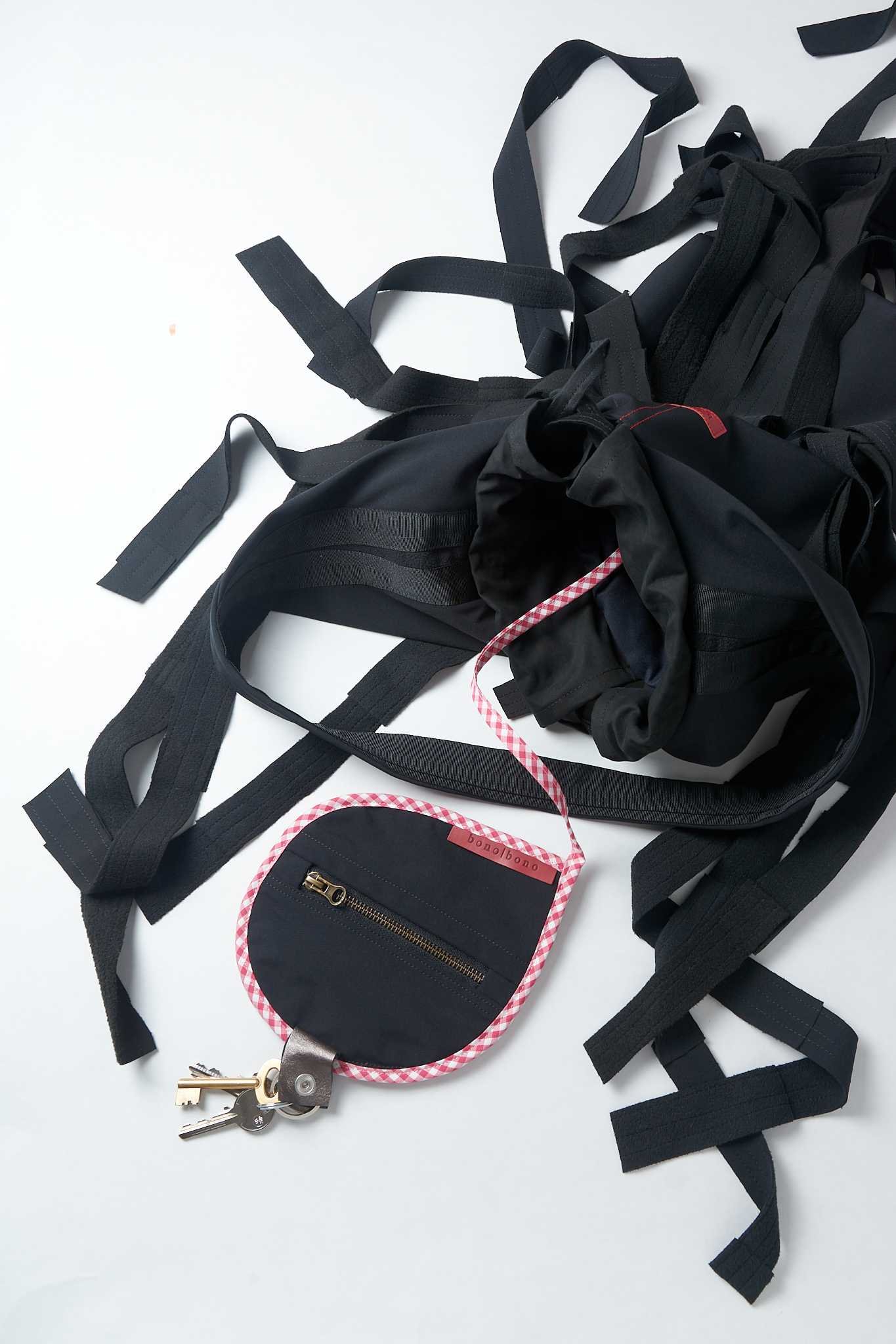 BOLSO PEQUEÑO FLECOS NEGRO