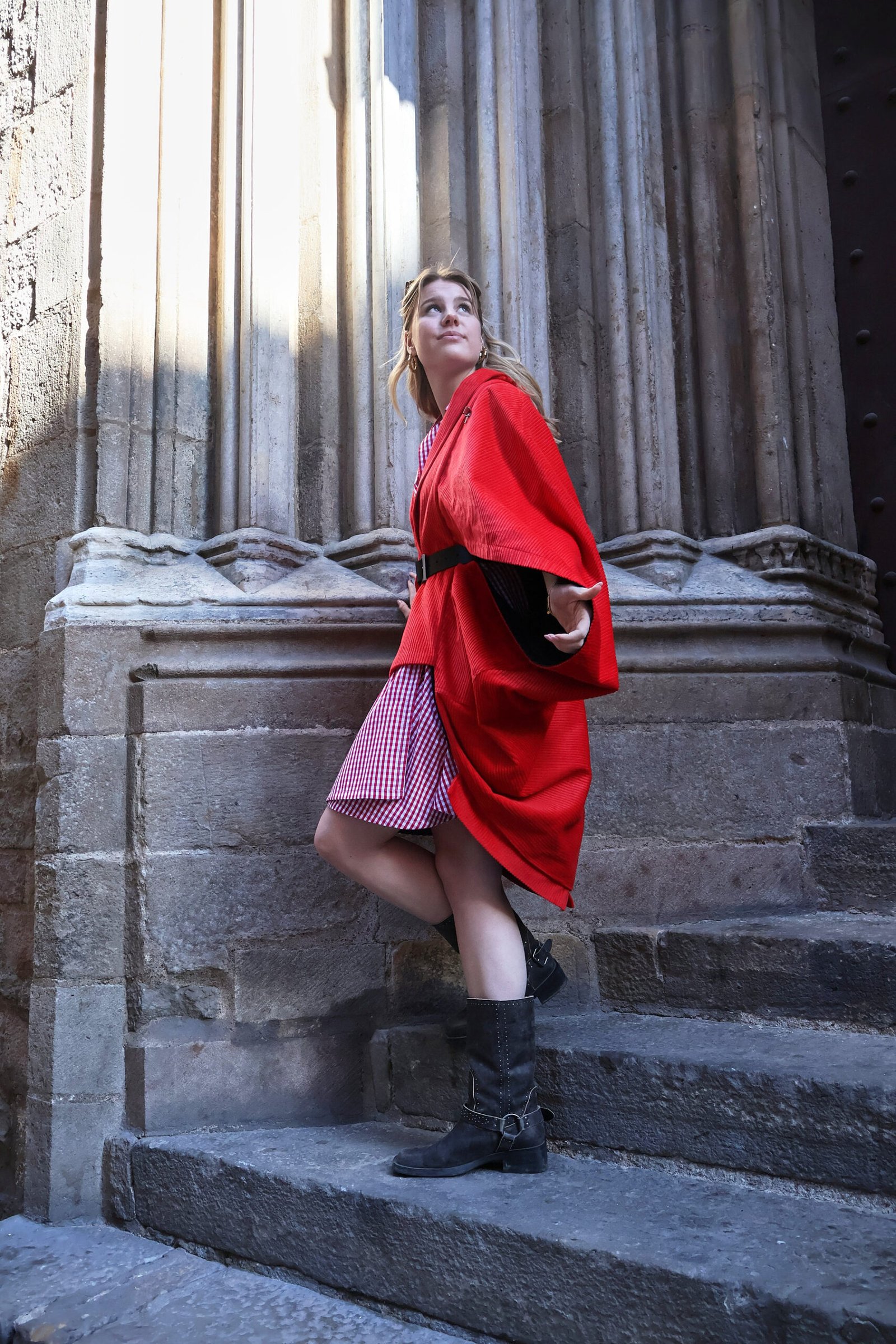 Lateral Capa larga pana de algodón Morgan color rojo.